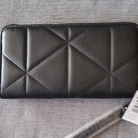 Bebe NWT Black Quilted Wallet - Picture 6 of 7